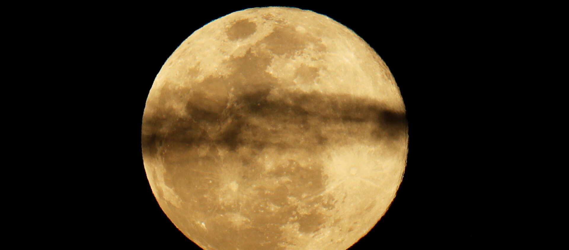 ظهور القمر العملاق في كاليفورنيا، الولايات المتحدة 20 مارس/ آذار 2019 - سبوتنيك عربي, 1920, 19.06.2021