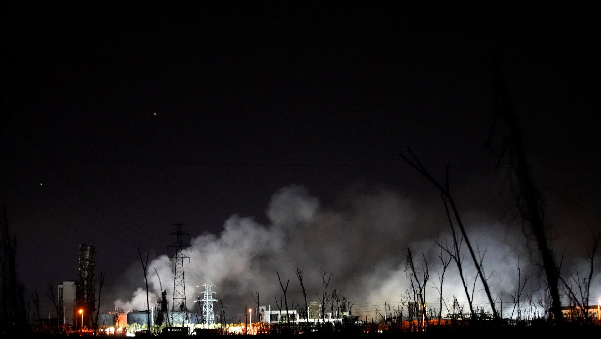 تصاعد الدخان من مصنع كيماويات في الصين  - سبوتنيك عربي, 1920, 14.03.2021