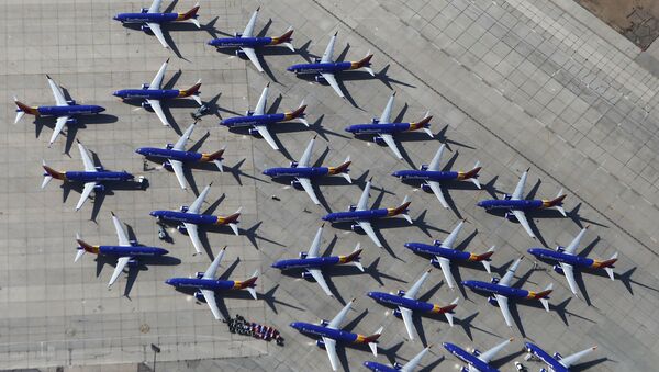 طائرات من طراز بوينغ 737 ماكس التابعة لشركة الطيران ساوث ويست (Southwest Airlines) في مطار فيكتورفيل، كاليفورنيا، الولايات المتحدة 27 مارس/ آذار 2019 - سبوتنيك عربي