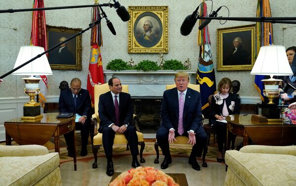 الرئيس الأمريكي ترامب يرحب بالرئيس السيسي في البيت الأبيض بواشنطن - سبوتنيك عربي