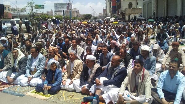 اعتصامات أمام مكتب الأمم المتحدة بالعاصمة اليمنية صنعاء للإفراج عن السفن النفطية المحتجزة - سبوتنيك عربي