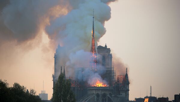 حريق كاتدرائية نوتردام - سبوتنيك عربي