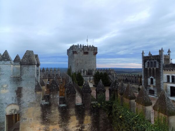 داخل قلعة ألمودوفار ديل ريو، إسبانيا - سبوتنيك عربي