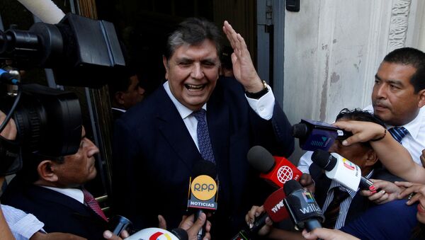 الرئيس السابق لبيرو آلان غارسيا يصل إلى مكتب الادعاء الوطني للإدلاء بشهادته - سبوتنيك عربي