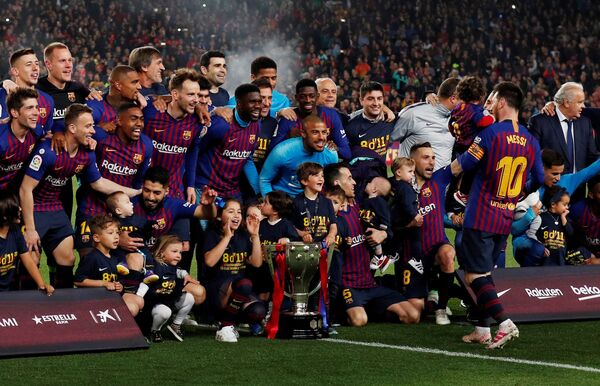 برشلونة يحرز لقب الدوري للمرة 26 برشلونة يحرز لقب الدوري للمرة 26 - سبوتنيك عربي