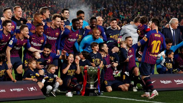 برشلونة يحرز لقب الدوري للمرة 26 - سبوتنيك عربي