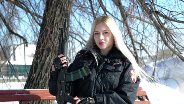 ضابط شرطة آنا خرامتسوفا من مدينة يكاترينبورغ - سبوتنيك عربي