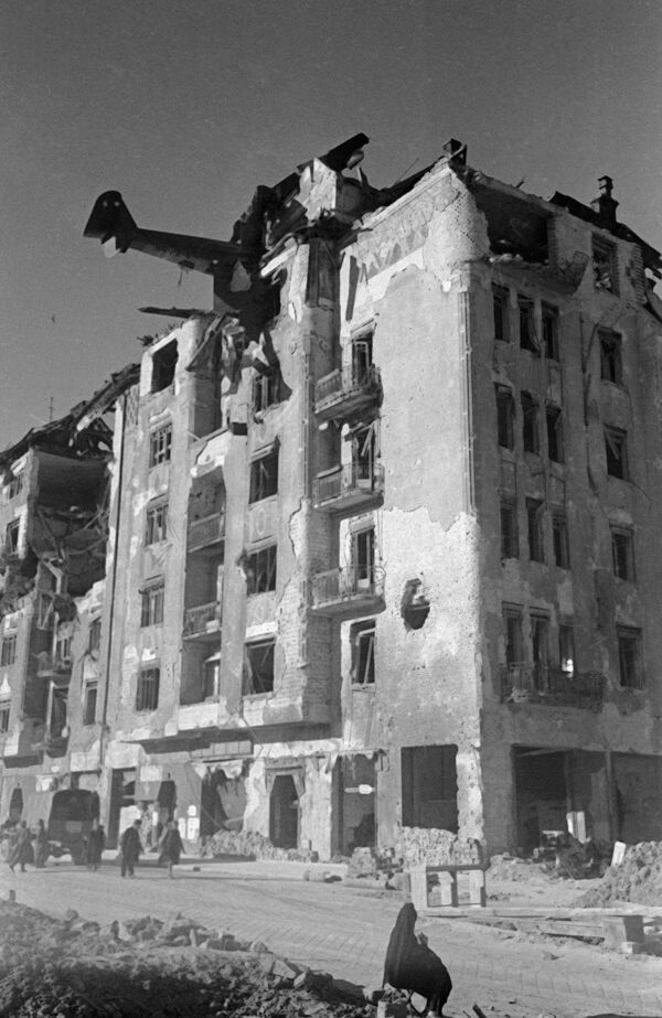 طائرة حربية  DFS-230 تحطمت أثناء محاولتها الهبوط في بودبست عام 1945 - سبوتنيك عربي