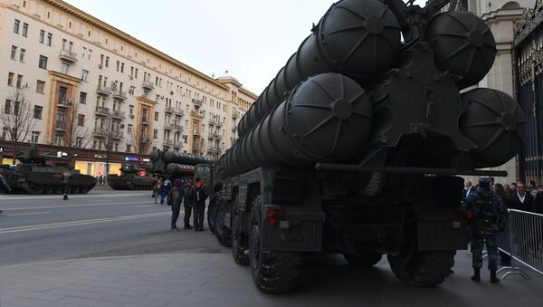 وصول المعدات العسكرية إلى بروفة العرض العسكري بمناسبة عيد النصر في موسكو، 30 أبريل/ نيسان 2019 - سبوتنيك عربي
