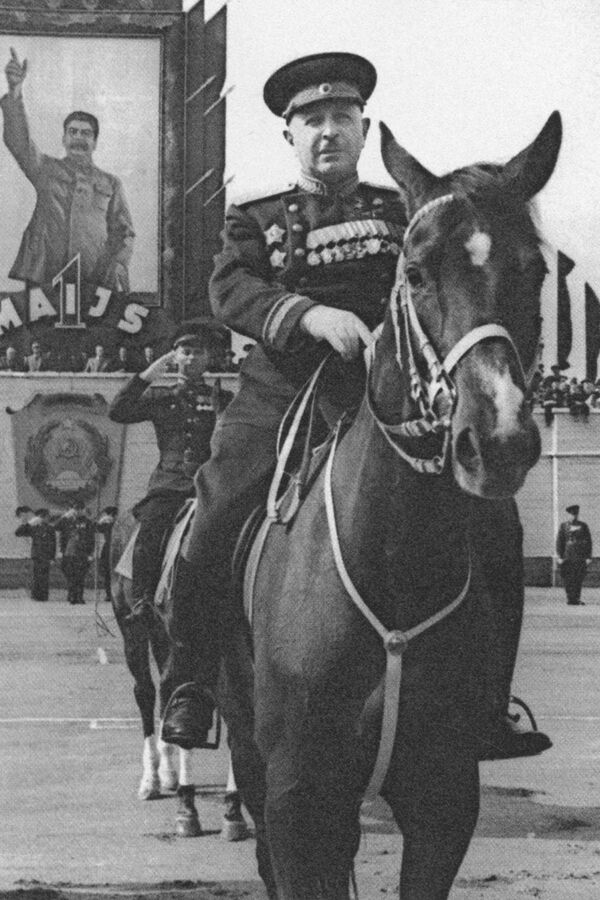 مارشال الاتحاد السوفيتي، نال لقب بطل الاتحاد السوفيتي مرتين، إيفان باغراميان - سبوتنيك عربي