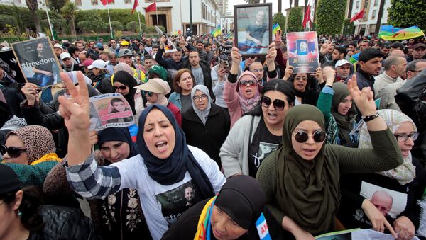 المرأة المغربية تشارك في مسيرة تضامن مع القادة المسجونين في منطقة الريف - سبوتنيك عربي