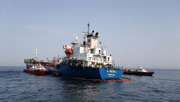 سفينة في ميناء الفجيرة في الإمارات - سبوتنيك عربي