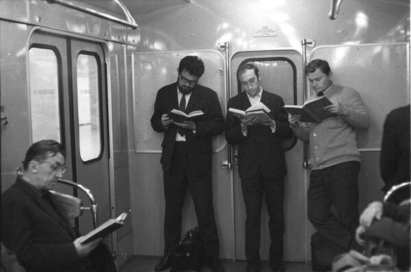 ركاب محطة مترو، موسكو  1973 - سبوتنيك عربي