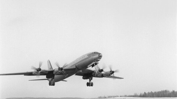 طائرة الركاب السوفييتية تو-114 - سبوتنيك عربي