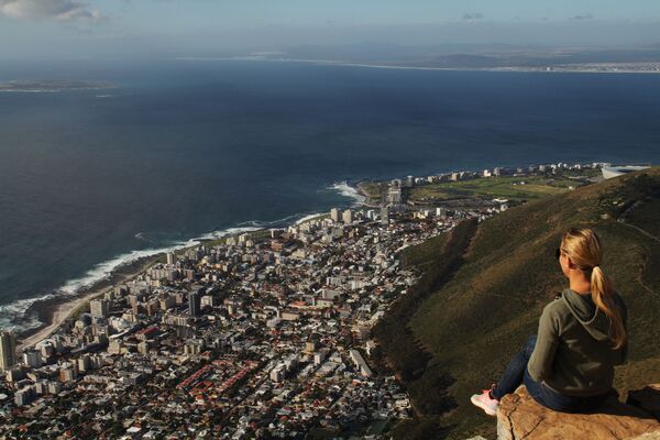 منظر يطل على كيب تاون من جبل ليون هيد (رأس الأسد) في جنوب أفريقيا - سبوتنيك عربي