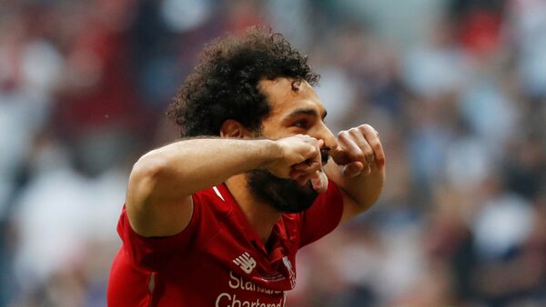 محمد صلاح يحتفل بتسجيل هدفه الأول في مباراة ليفربول وتوتنهام - سبوتنيك عربي