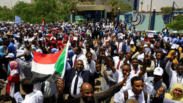 اعتصام في العاصمة السودانية الخرطوم ضد بقاء المجلس العسكري في السلطة - سبوتنيك عربي