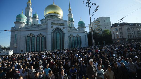 مسلمون في روسيا يؤدون الصلاة - سبوتنيك عربي