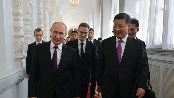 الرئيس فلاديمير بوتين يلتقي مع نظيره الصيني شي جين بينغ في الكرملين، موسكو 5 يونيو/ حزيران 2019 - سبوتنيك عربي