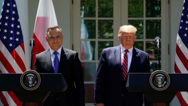 الرئيس الأمريكي ترامب والرئيس البولندي دودا يحضران مؤتمرا صحفيا مشتركا في واشنطن - سبوتنيك عربي