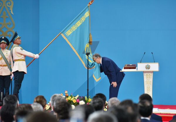 رئيس كازاخستان المنتخب، قاسم جومارت توكاييف، خلال مراسم تنصيب الرئيس في الاجتماع المشترك لغرف برلمان جمهورية كازاخستان في قصر الاستقلال - سبوتنيك عربي