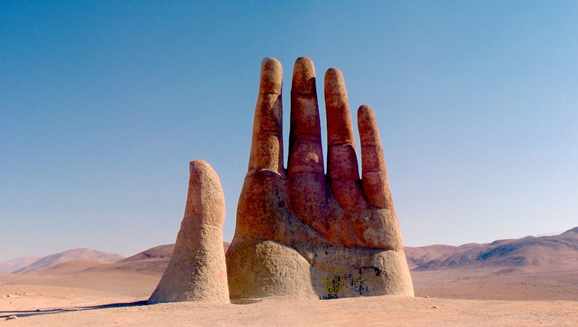 يد الصحراء (Mano de Desierto)، نحت في صحراء أتاكاما، تشيلي - سبوتنيك عربي, 1920, 12.09.2021