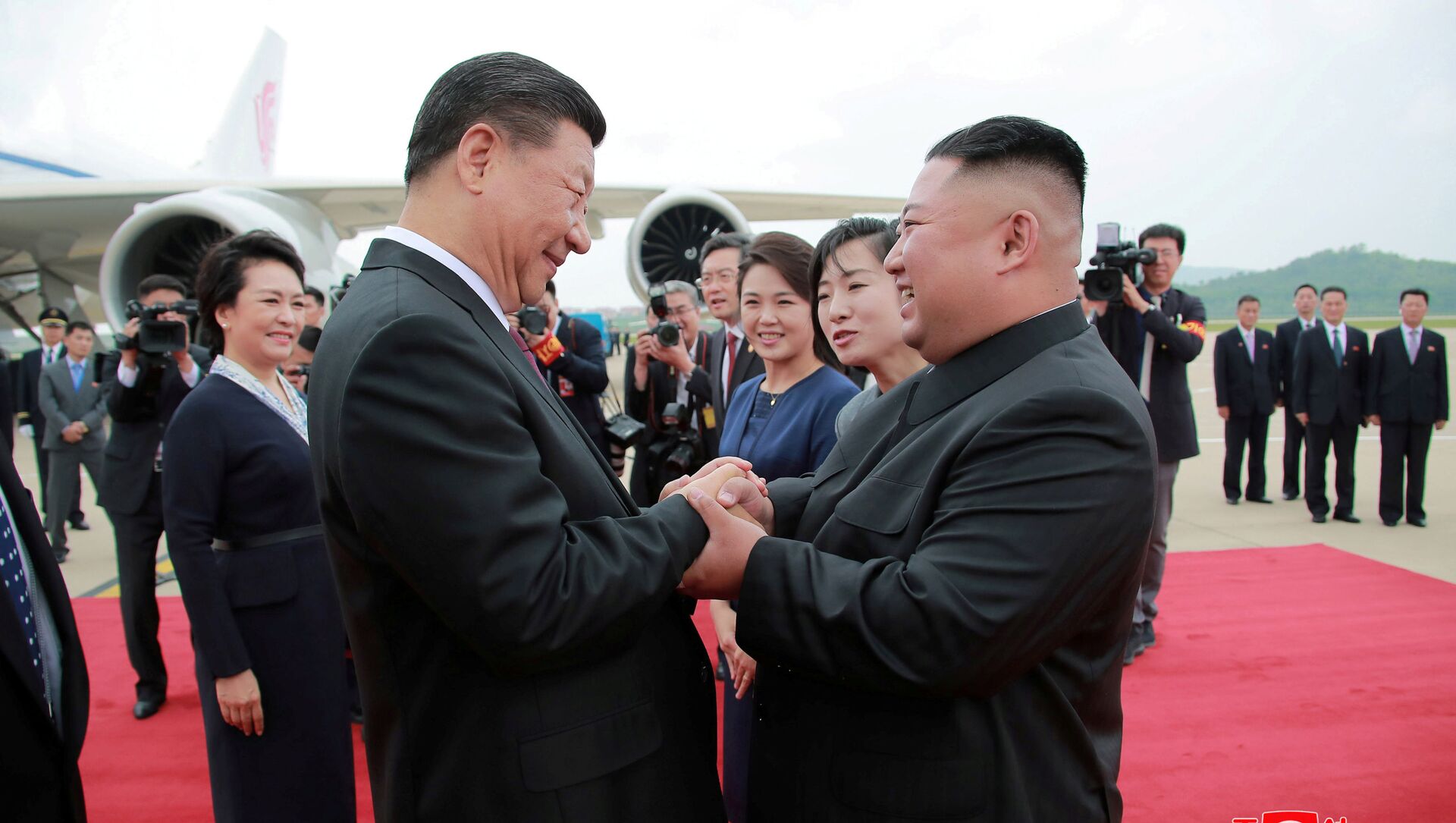 الزيارة الأولى من نوعها منذ 11 عاما، الرئيس الصيني شي جين بينغ يزور بيونغ يانغ، كوريا الشمالية 21 يونيو/ حزيران 2019 - سبوتنيك عربي, 1920, 24.07.2021