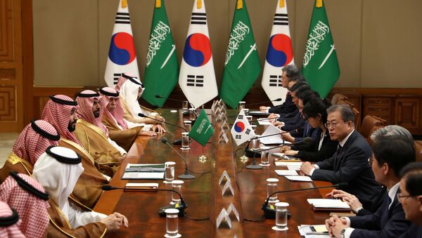 رئيس كوريا الجنوبية، مون جاي إن، يعقد مباحثات مع ولي العهد السعودي الأمير محمد بن سلمان - سبوتنيك عربي