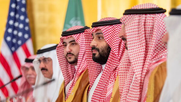 ولي العهد السعودي الأمير محمد بن سلمان خلال مأدبة إفطار عمل مع الرئيس الأمريكي دونالد ترامب في قمة قادة مجموعة العشرين في أوساكا - سبوتنيك عربي