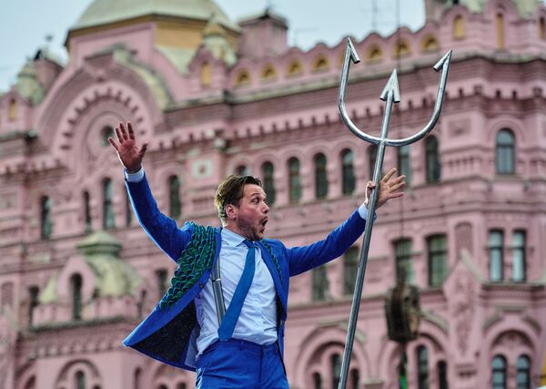 مشهد من مسرحية الأوديسة من هولندا أثناء حفل افتتاحي في إطار أولمبياد المسرح الدولي في سانت بطرسبورغ - سبوتنيك عربي