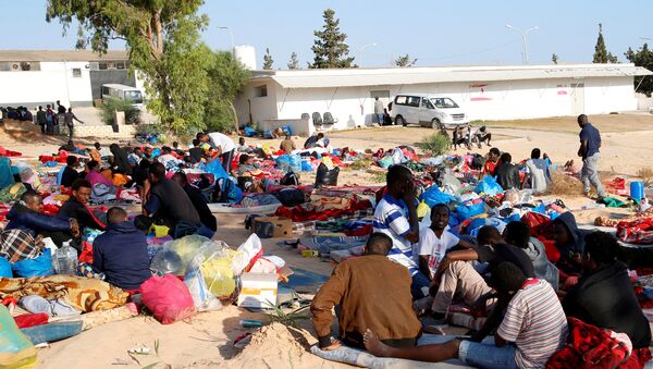 مركز الهجرة، المهاجرين الأفارقة في طرابلس، ليبيا 3 يوليو/ تموز 2019 - سبوتنيك عربي