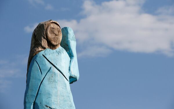 تمثال مضحك لميلانيا ترامب - سبوتنيك عربي
