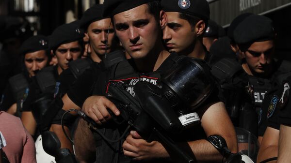 أفراد في الشرطة التركية - سبوتنيك عربي