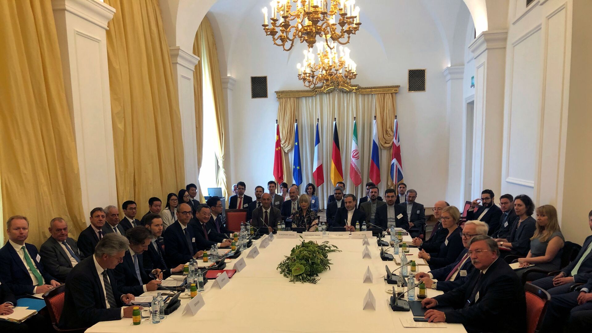 كبير المفاوضين النوويين الإيرانيين عباس عراقجي في اجتماع فيينا  - سبوتنيك عربي, 1920, 23.12.2021