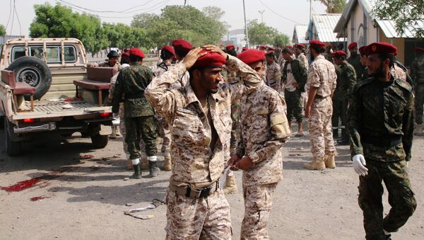 الهجوم على معسكر الجلاء في عدن - اليمن - الجيش اليمني - سبوتنيك عربي
