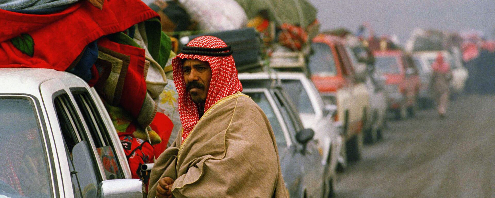 لاجئون كويتيون لا يستطيعون دخول الكويت، خلال الغزو العراقي لبلادهم، عام 1990 - سبوتنيك عربي, 1920, 25.07.2022