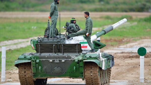دبابة الطاقم الإيراني أثناء دورة الألعاب العسكرية الدولية – 2019 - سبوتنيك عربي