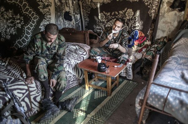 عناصر القوات التركة بالقرب من الحدود التركية. 06.09.2013 - سبوتنيك عربي