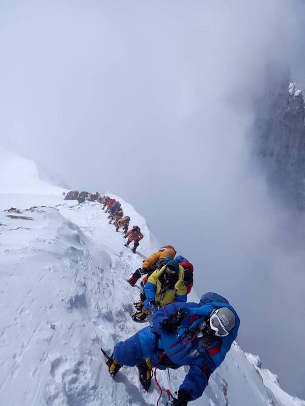 الصعود إلى قمة جبل إفرست، 16 مايو/ أيار 2018 - سبوتنيك عربي