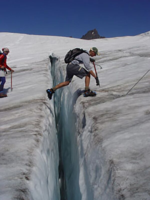 عبور شق ايستون الجليدي، الشلالات الشمالية، 2005 - سبوتنيك عربي