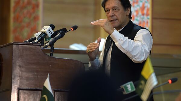 رئيس الوزراء الباكستاني عمران خان في كشمير - سبوتنيك عربي