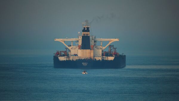  ناقلة النفط الإيرانية غريس 1 بعد أن تم الاستيلاء عليها في يوليو/ تموز من قبل مشاة البحرية البريطانية في مضيق جبل طارق - سبوتنيك عربي