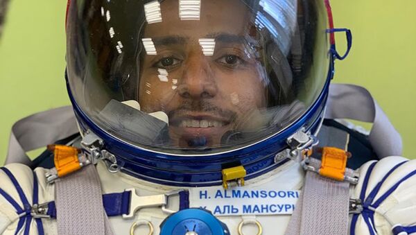 هزاع المنصوري، أول رائد فضاء إماراتي، الذي سيسافر إلى الفضاء في 25 سبتمبر/ أيلول، إلى محطة الفضاء الدولية - سبوتنيك عربي
