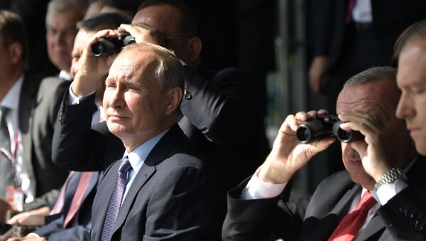 الرئيس الروسي فلاديمير بوتين في معرض ماكس 2019 للطيران الجوي في مطار جوكوفسكي في ضواحي موسكو، 27 أغسطس/ آب 2019 - سبوتنيك عربي