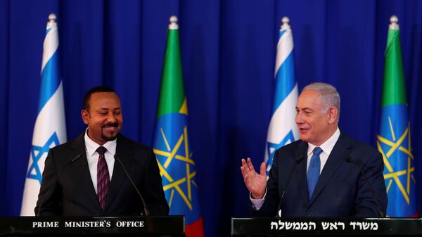 رئيس الوزراء الإسرائيلي بنيامين نتنياهو، في مؤتمر صحفي مشترك في القدس مع رئيس الوزراء الإثيوبي أبي أحمد - سبوتنيك عربي