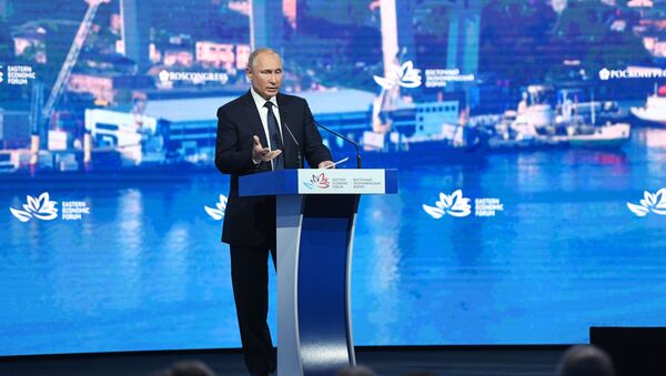 الرئيس الروسي، فلاديمير بوتين، المؤتمر الاقتصادي الشرقي في فلاديفوستوك 5 سبتمبر/ أيلول 2019 - سبوتنيك عربي