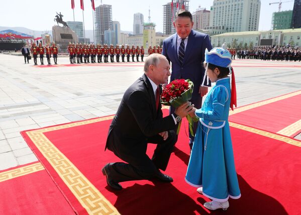 الرئيس الروسي فلاديمير بوتين خلال زيارته إلى أولان باتور عاصمة منغوليا، 3 سبتمبر 2019 - سبوتنيك عربي