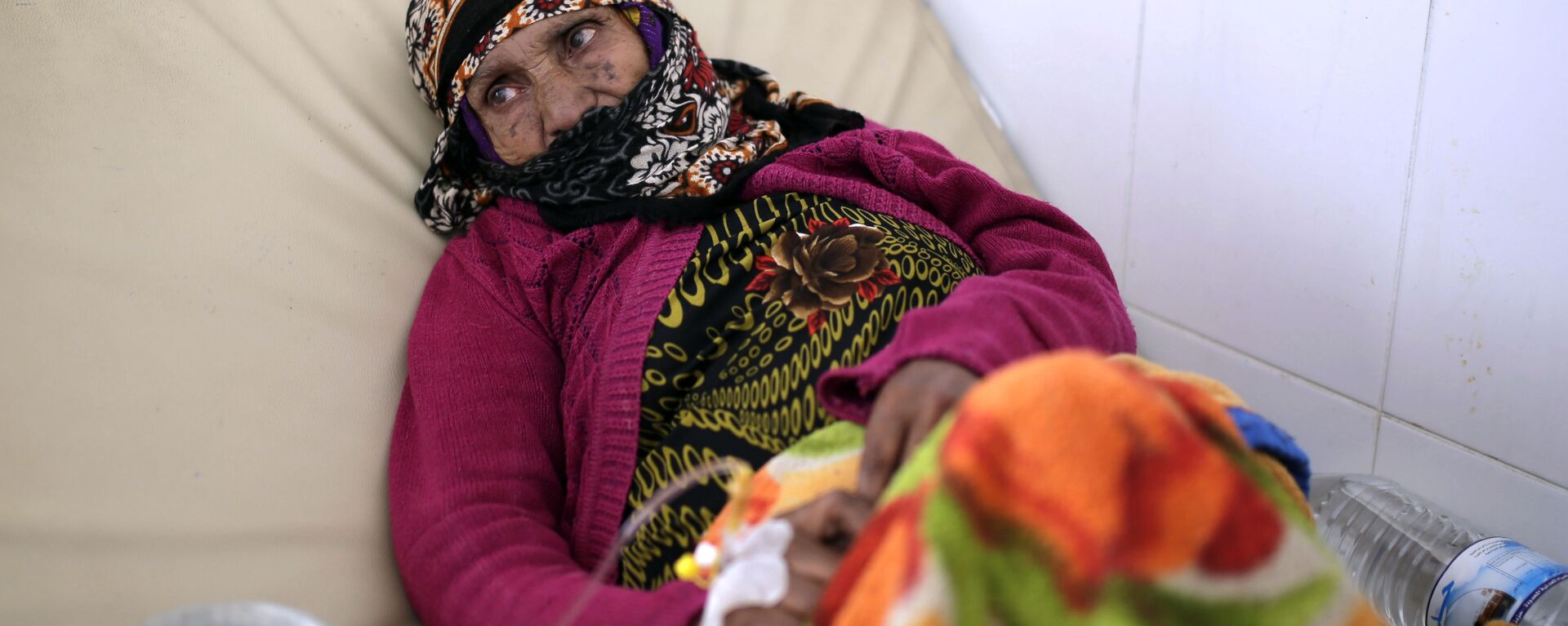 امرأة يمنية تتلقى العلاج في مستشفى بالعاصمة صنعاء - 28 مارس/آذار 2019 - سبوتنيك عربي, 1920, 05.02.2023