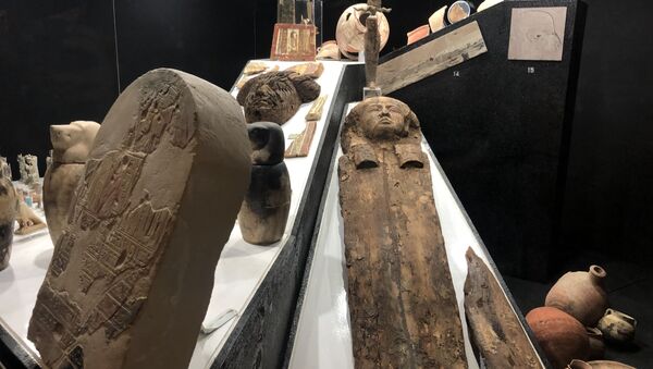 عرض تابوت أثري لآخر ملكات الأسرة 19 وافتتاح معرض مؤقت بمتحف الأقصر في مصر - سبوتنيك عربي