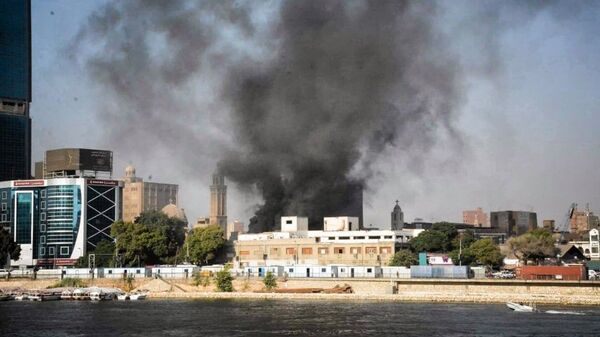 حريق وكالة البلح في القاهرة بكورنيش النيل - سبوتنيك عربي